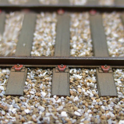 SNCF - LRS Bois C60 et 75 - Pose élastique sur selles U75 3 trous avec griffons Nabla